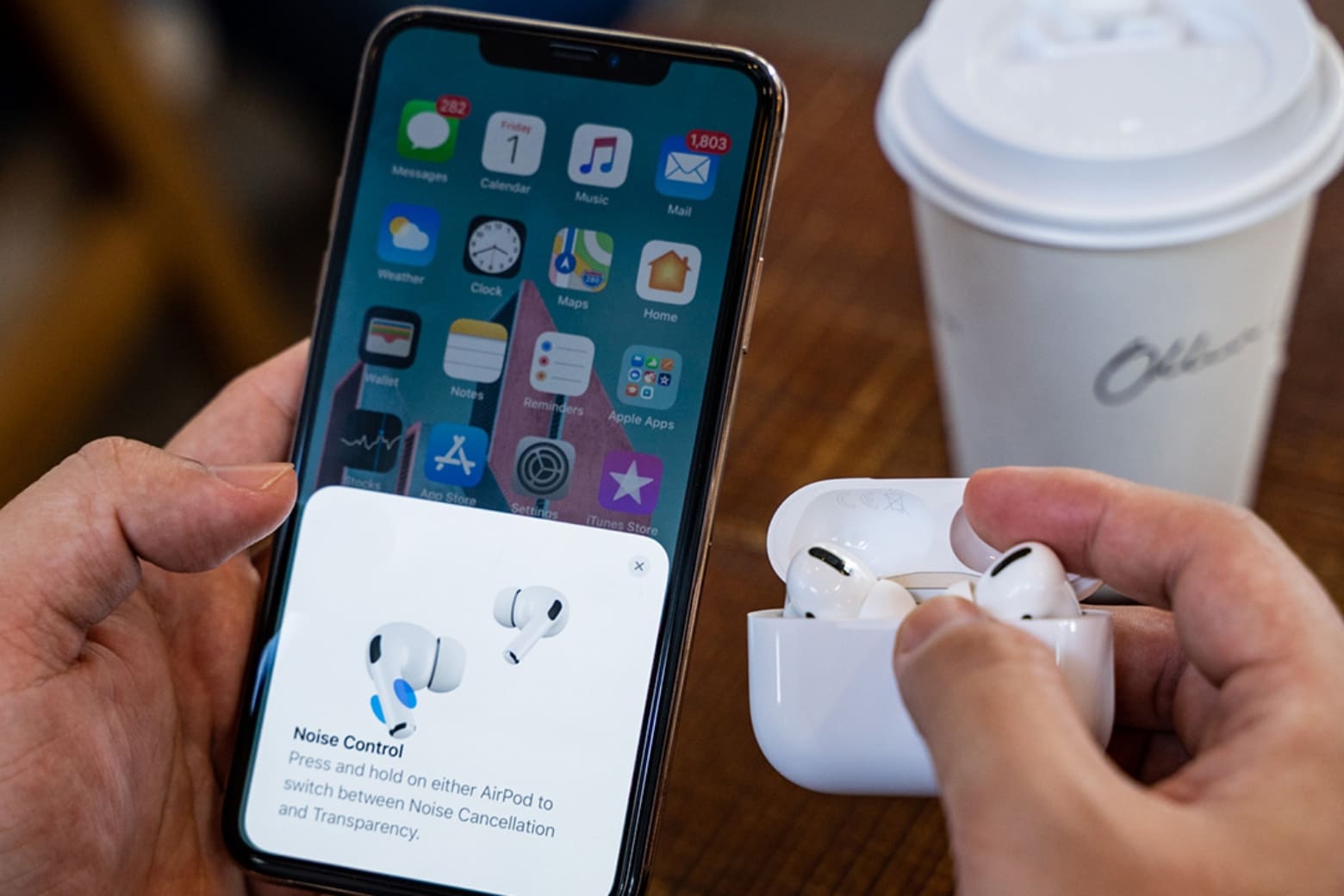 Hướng Dẫn Đổi Tên Tai Nghe AirPods Trên Các Thiết Bị Gợi ý tên AirPods hay, độc lạ và hài hước