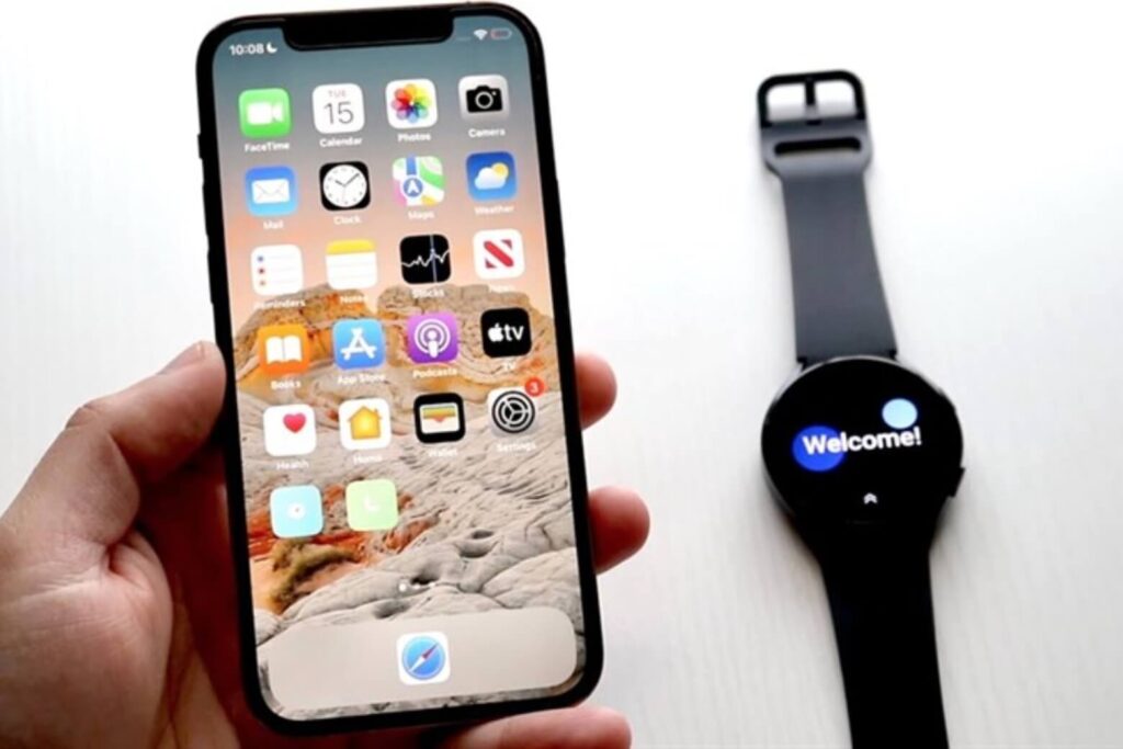 Galaxy Watch từ đời Wear OS không hỗ trợ iPhone, bắt buộc dùng Android để kết nối.